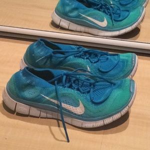 Nike free fly knit running shoes size 7